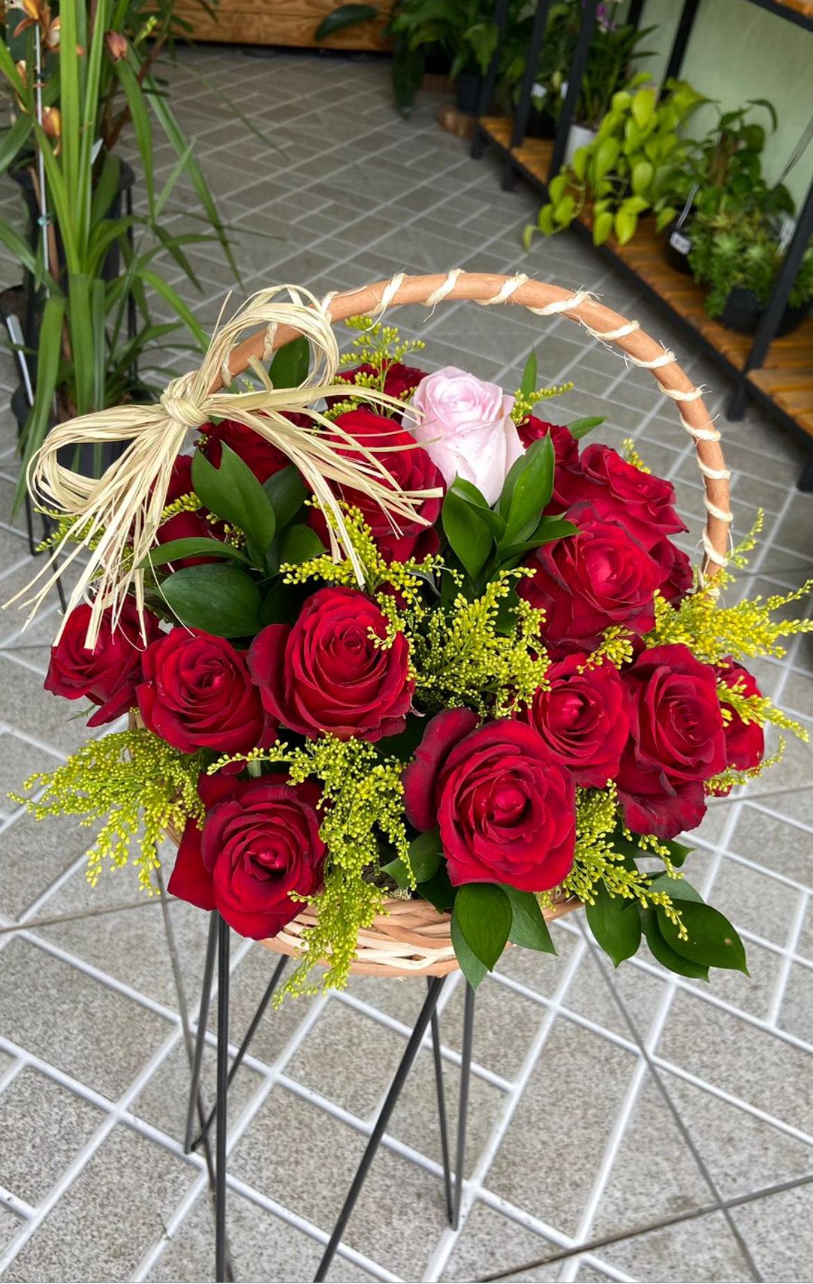 Cesta de rosas