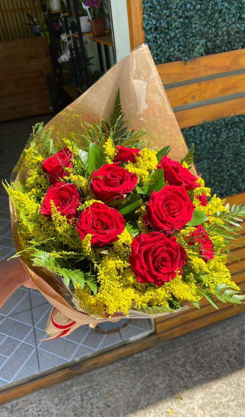 Buquê 12 rosas (versão 2)