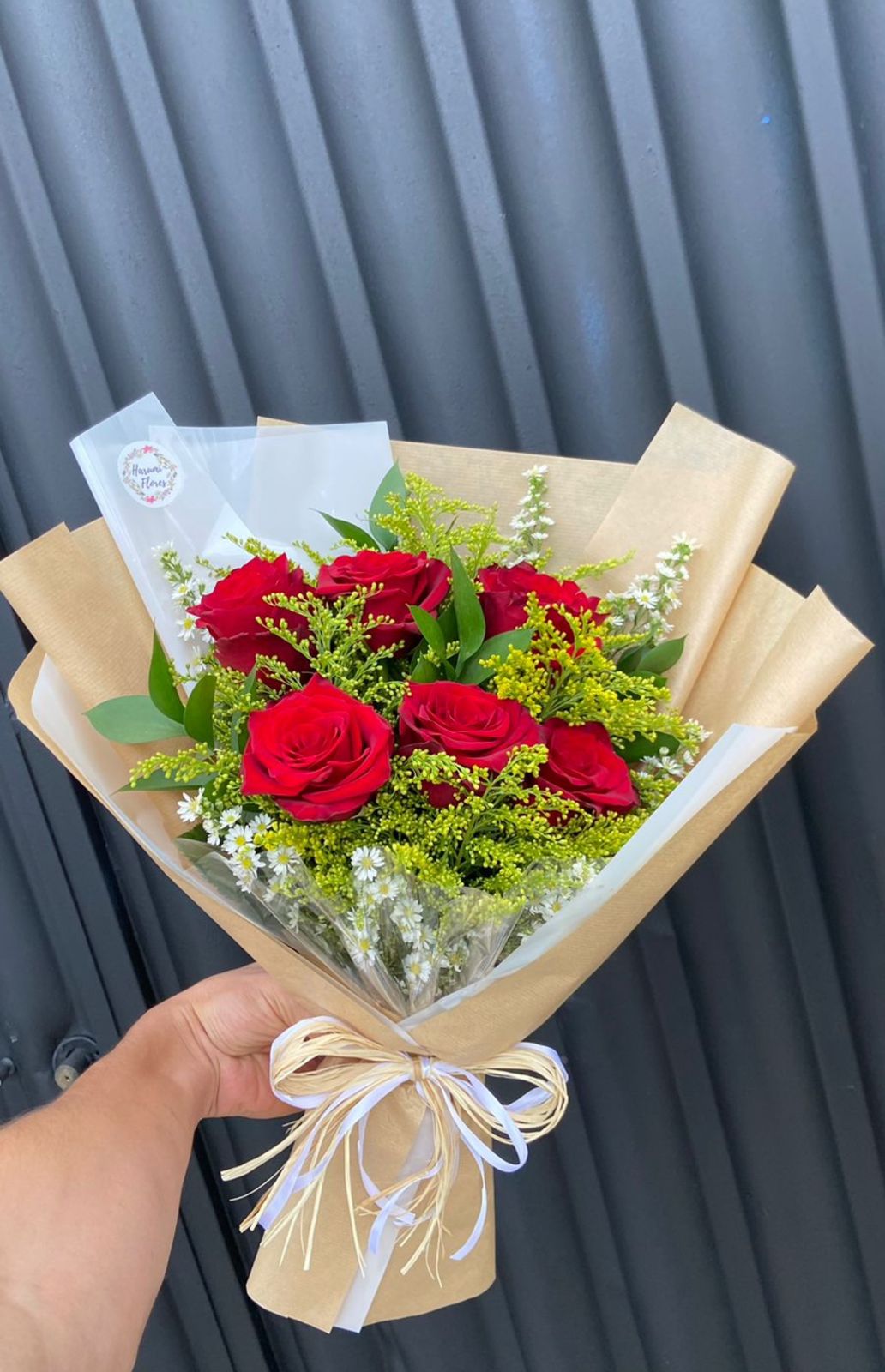 Buquê com 6 rosas (versão 2)